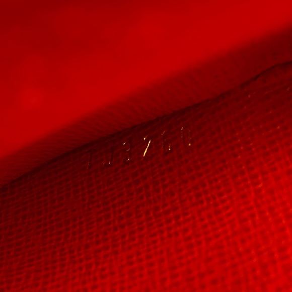 Louis Vuitton Christmas 2020 Round Coin Purse - Picture 4 of 4